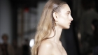 Minimalista y contemporáneo: el peinado del desfile de Dion Lee en la NYFW, creado por Wella Professionals